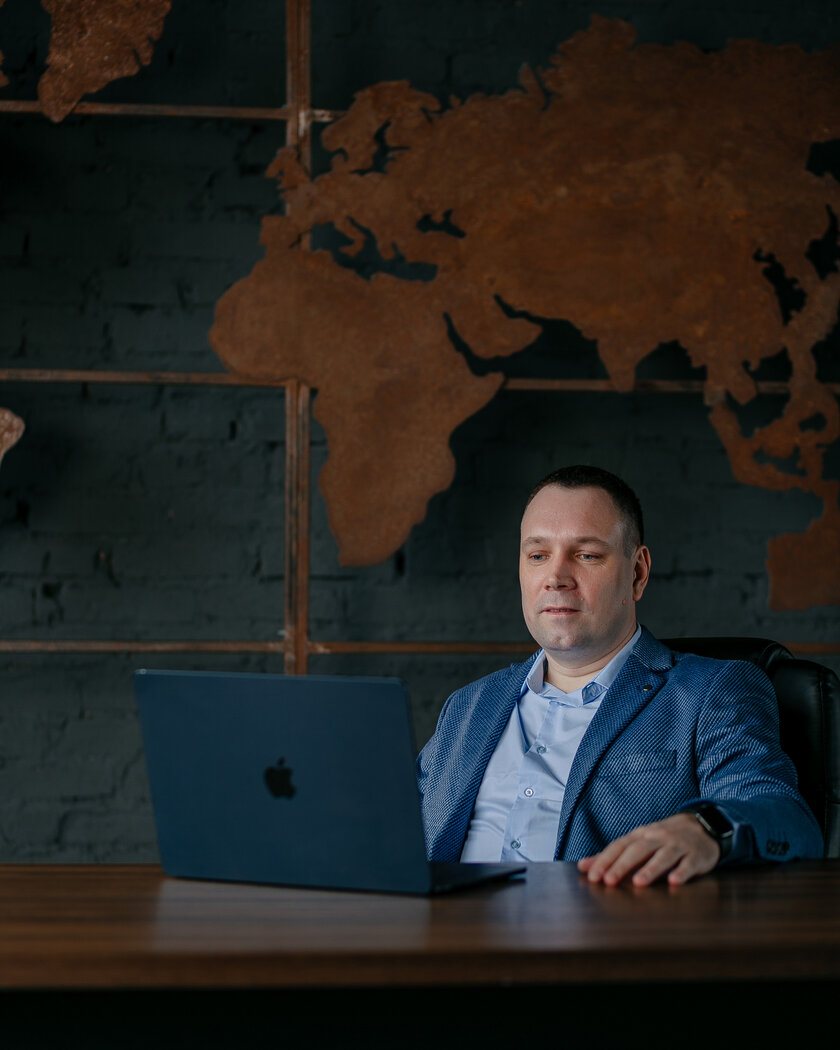Дмитрий Фёдоров за работой